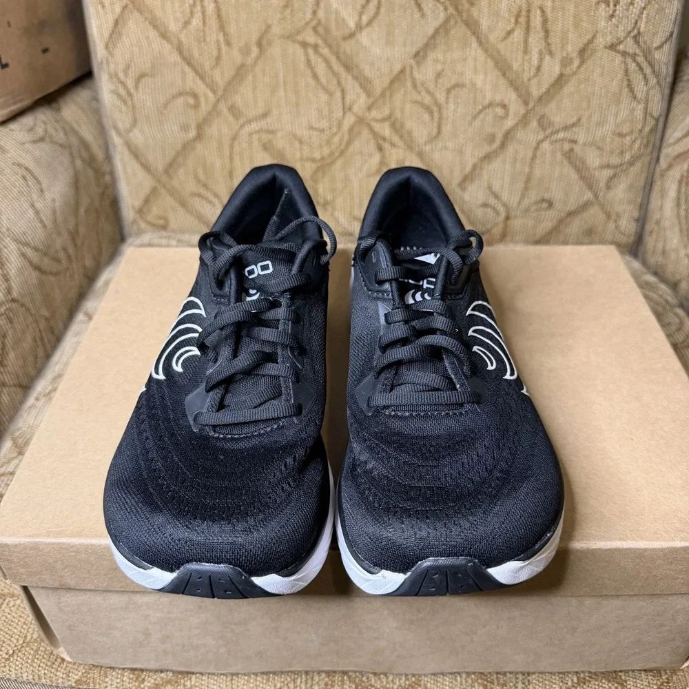 Topo Athletic Phantom 4 Black White Women's Size 7.5 Road Running Shoes